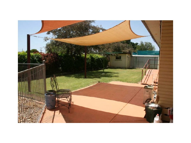 73 Esmond Street, Emerald QLD 4720