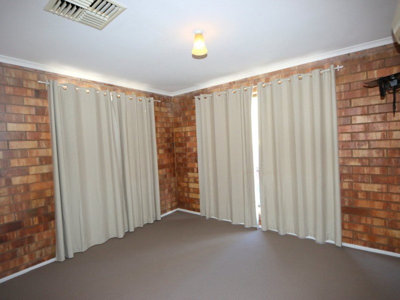 Unit 5/126 Opal Street, Emerald QLD 4720