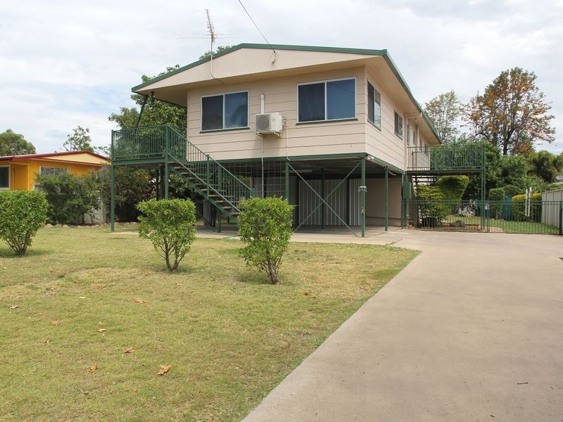 8 Carbeen Place, Emerald QLD 4720