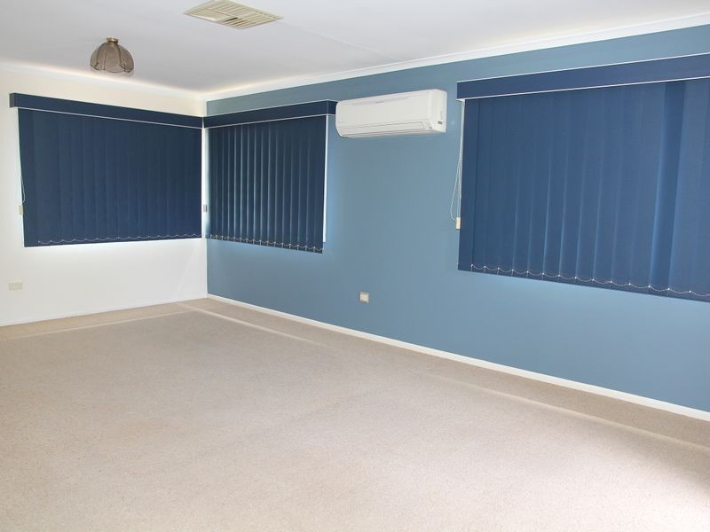 8 Carbeen Place, Emerald QLD 4720