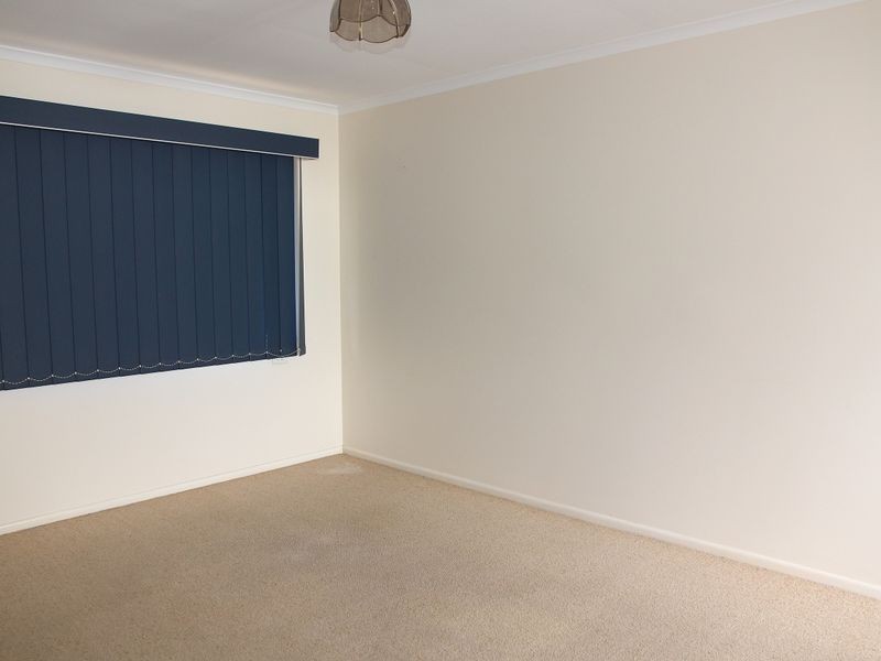 8 Carbeen Place, Emerald QLD 4720