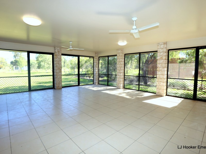 25 Silica Road, Emerald QLD 4720