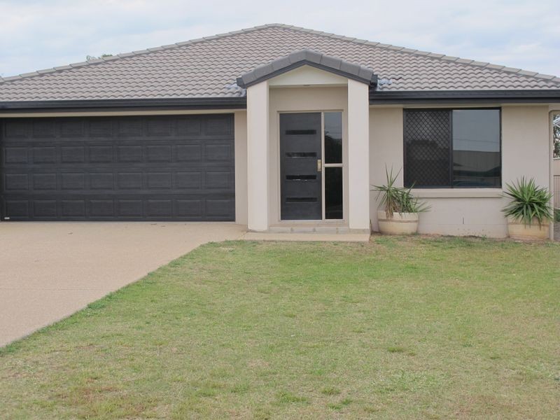 15 Mooney Street, Emerald QLD 4720