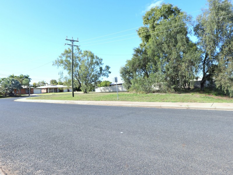 26 Crinum Crescent, Emerald QLD 4720