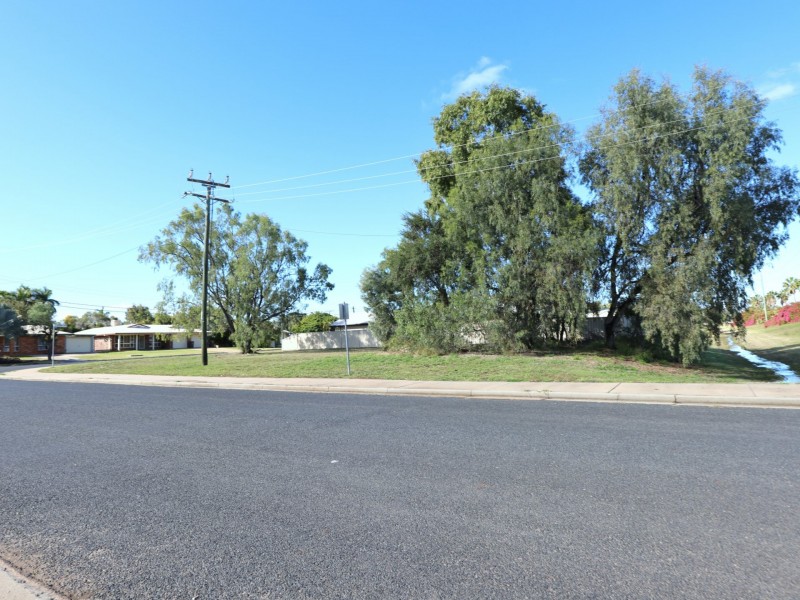 26 Crinum Crescent, Emerald QLD 4720