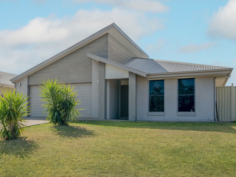 87 Loch Street, Emerald QLD 4720