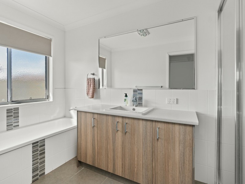 87 Loch Street, Emerald QLD 4720