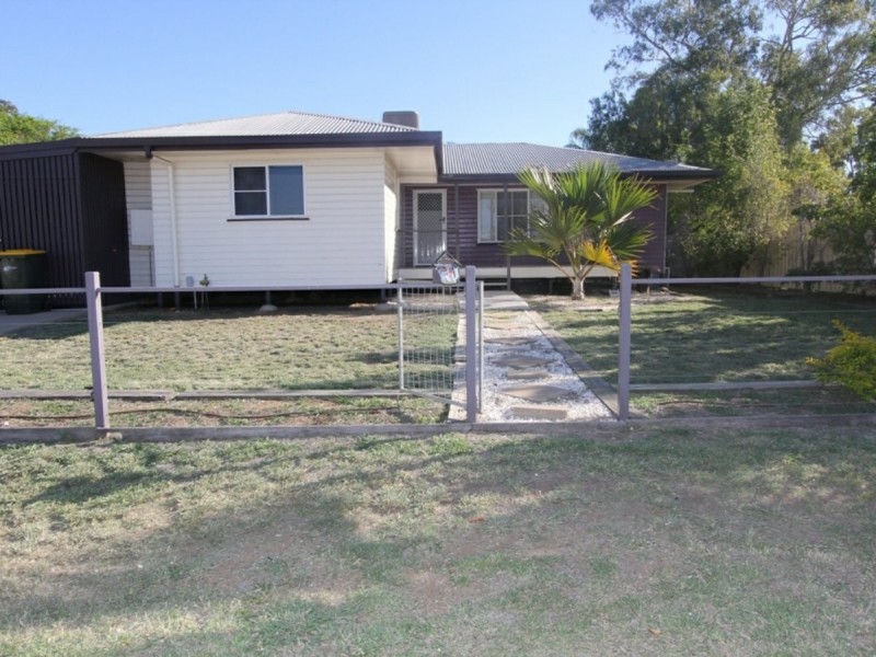 6 Round Tree Drive, Emerald QLD 4720