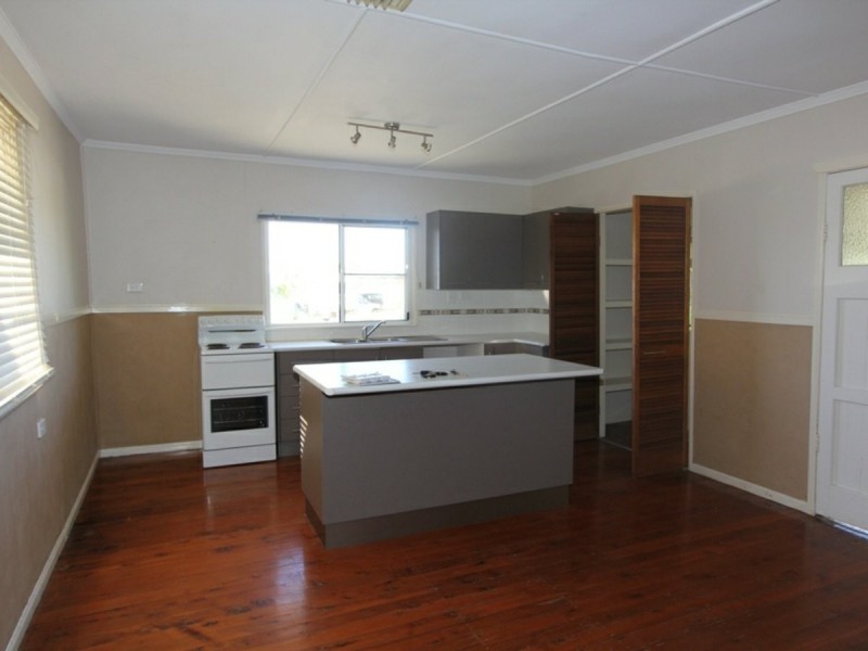 6 Round Tree Drive, Emerald QLD 4720