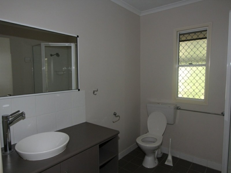 6 Round Tree Drive, Emerald QLD 4720