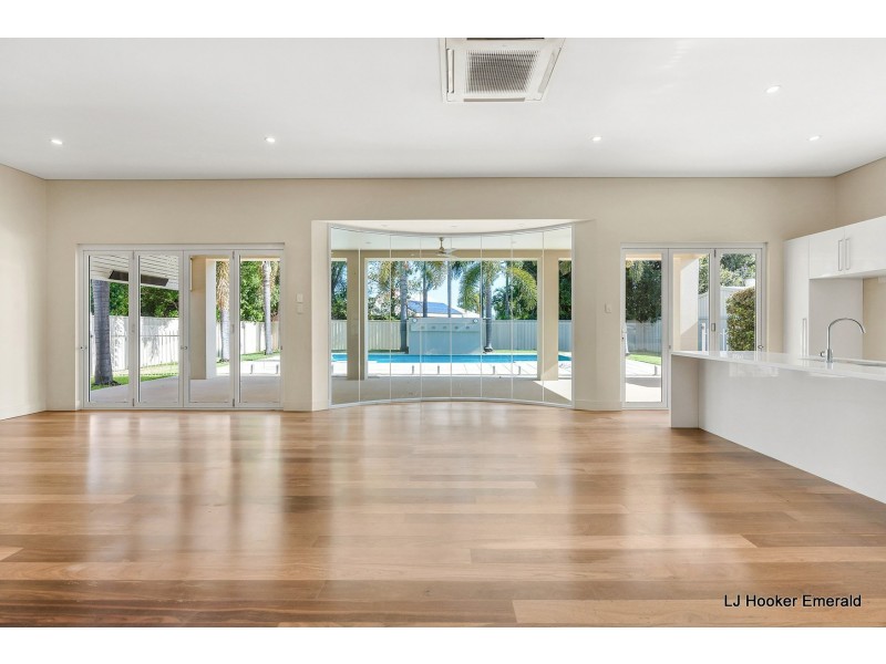 12 Carrington Place, Emerald QLD 4720