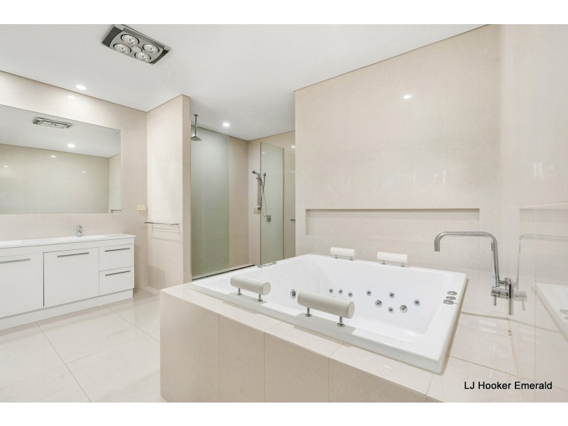 12 Carrington Place, Emerald QLD 4720