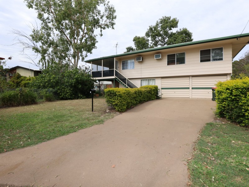 2 Eric Court, Emerald QLD 4720