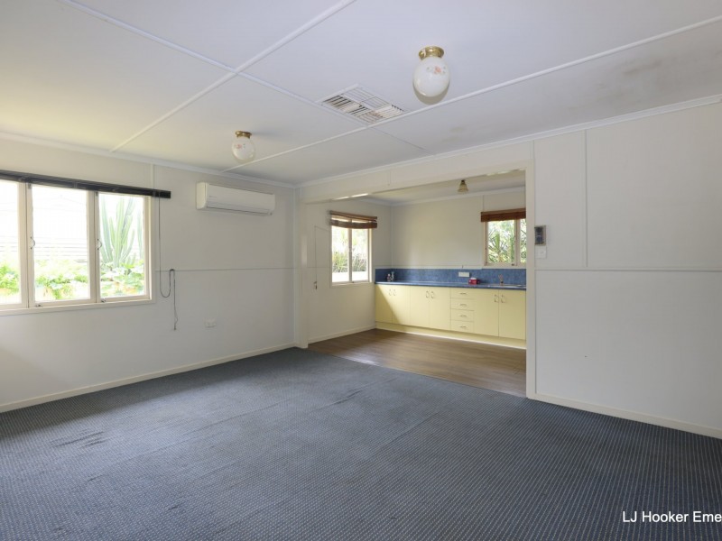 16 Racecourse Road, Emerald QLD 4720