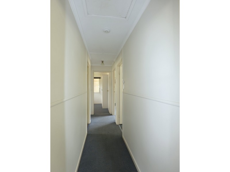 16 Racecourse Road, Emerald QLD 4720