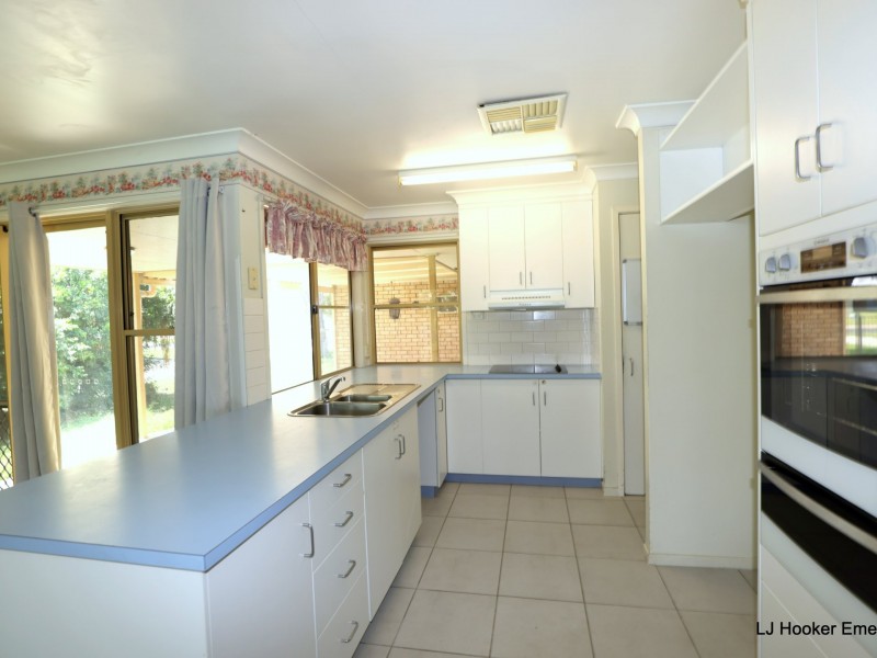 2 Chalmers Cres, Emerald QLD 4720