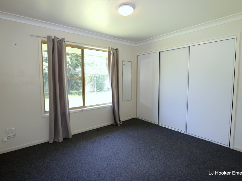 2 Chalmers Cres, Emerald QLD 4720