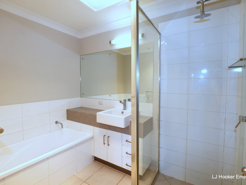 2 Chalmers Cres, Emerald QLD 4720