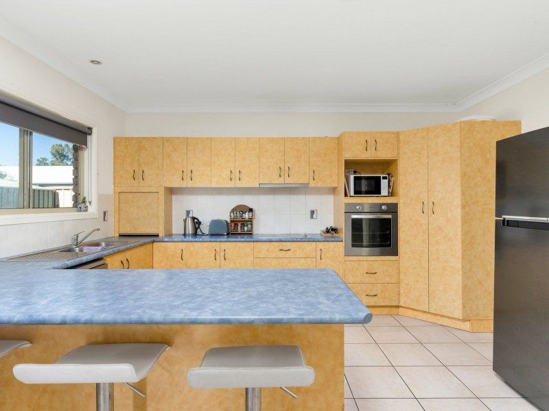 5 Clark Drive, Emerald QLD 4720