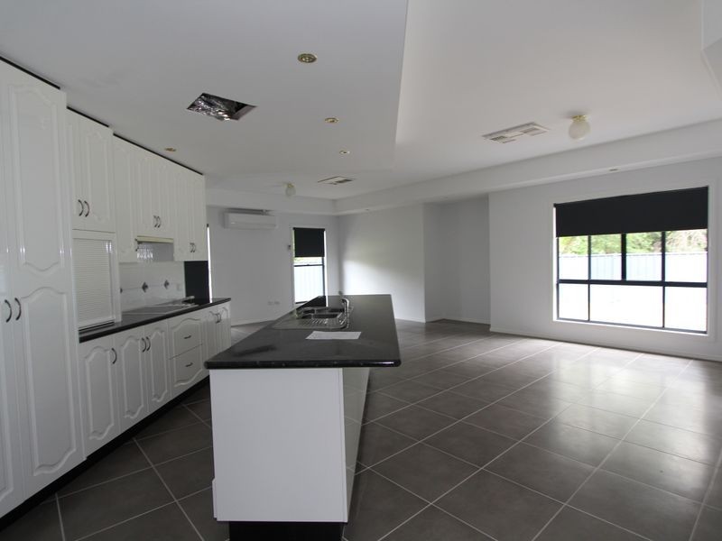 8 Peggy Court, Emerald QLD 4720