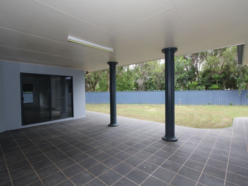 8 Peggy Court, Emerald QLD 4720