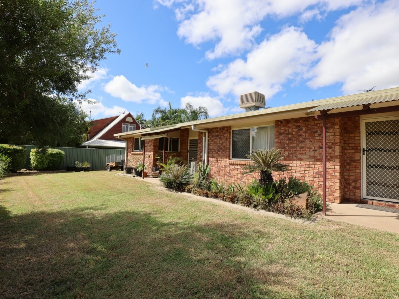8 Edmonston Drive, Emerald QLD 4720
