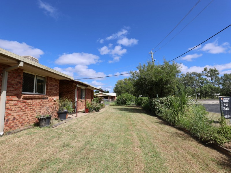 8 Edmonston Drive, Emerald QLD 4720