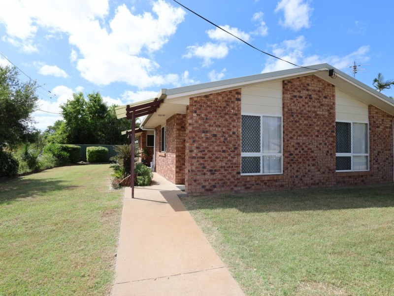 8 Edmonston Drive, Emerald QLD 4720