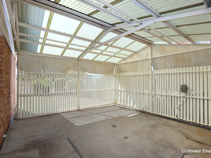 8 Edmonston Drive, Emerald QLD 4720
