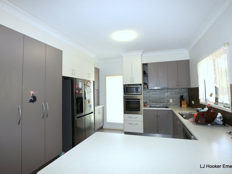 6 Wilby Place, Emerald QLD 4720