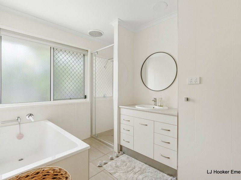9 Wren Crt, Emerald QLD 4720