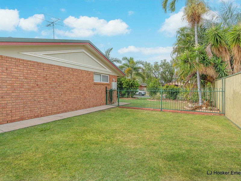 9 Wren Crt, Emerald QLD 4720