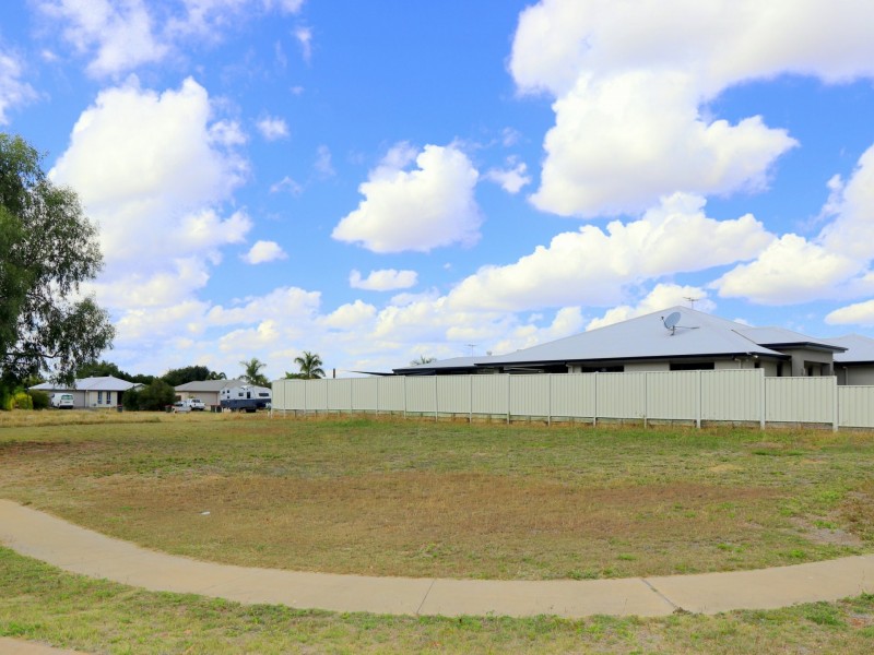 7 Rosehill Road, Emerald QLD 4720