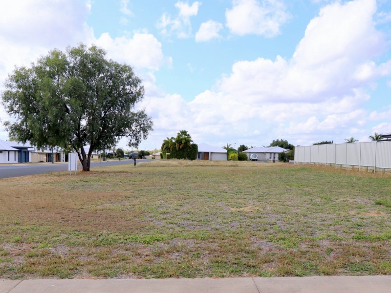 7 Rosehill Road, Emerald QLD 4720