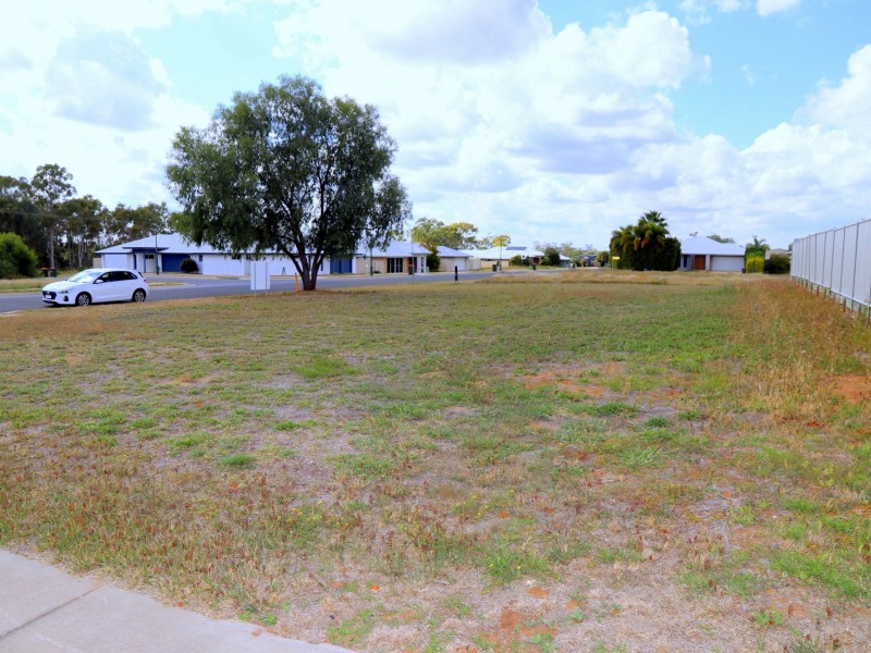 7 Rosehill Road, Emerald QLD 4720