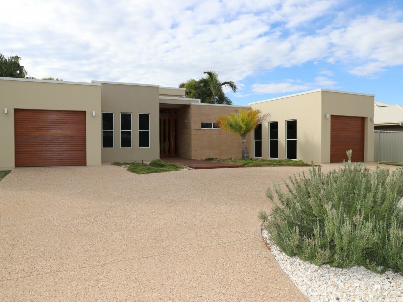 12 Carrington Place, Emerald QLD 4720