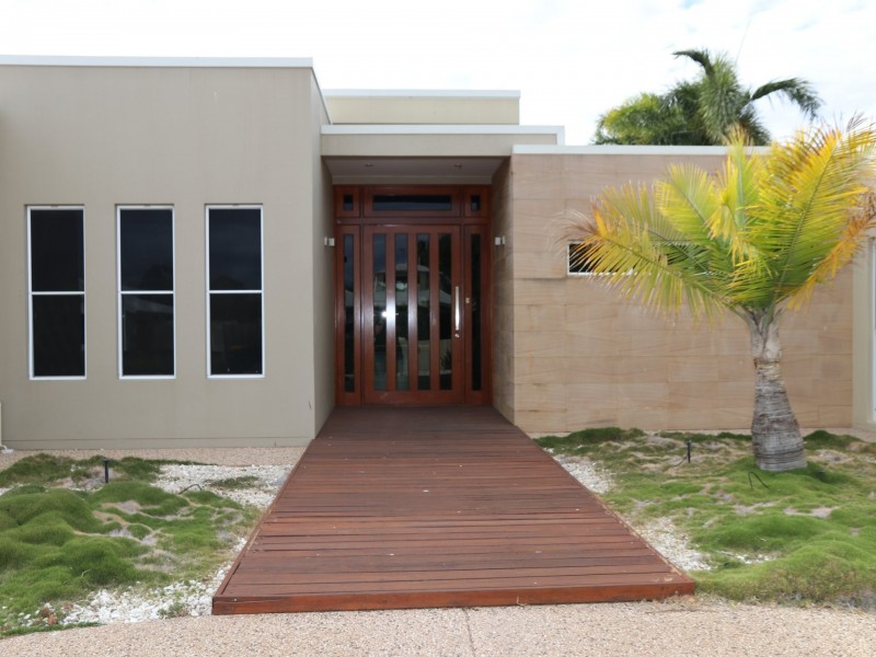 12 Carrington Place, Emerald QLD 4720