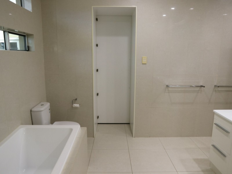 12 Carrington Place, Emerald QLD 4720