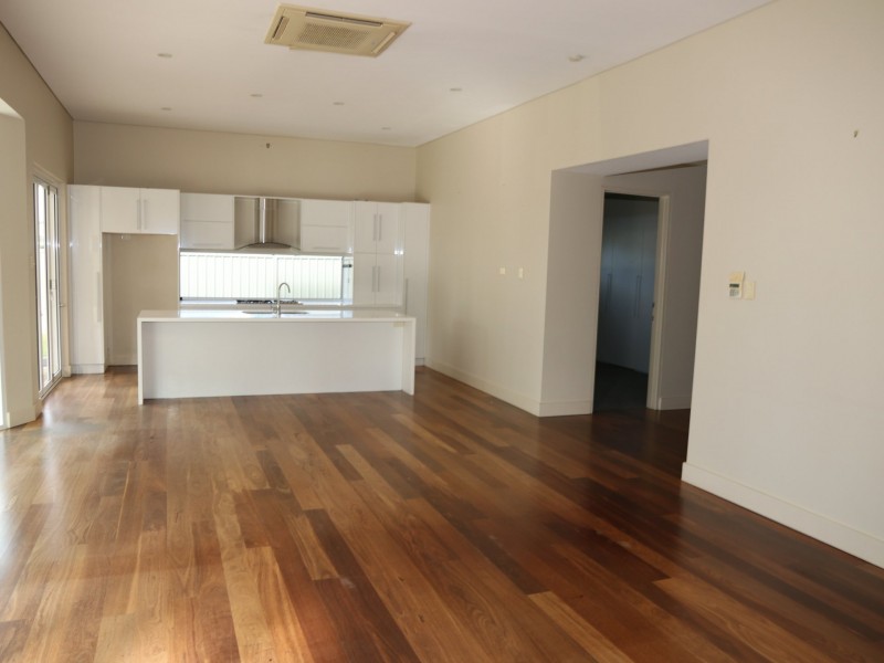 12 Carrington Place, Emerald QLD 4720