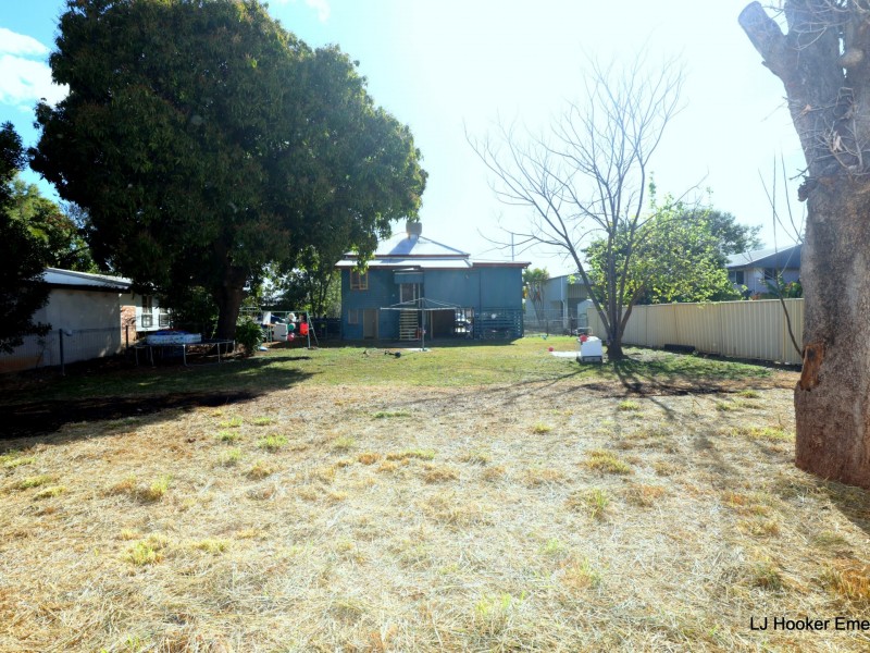 34 Retro St, Emerald QLD 4720