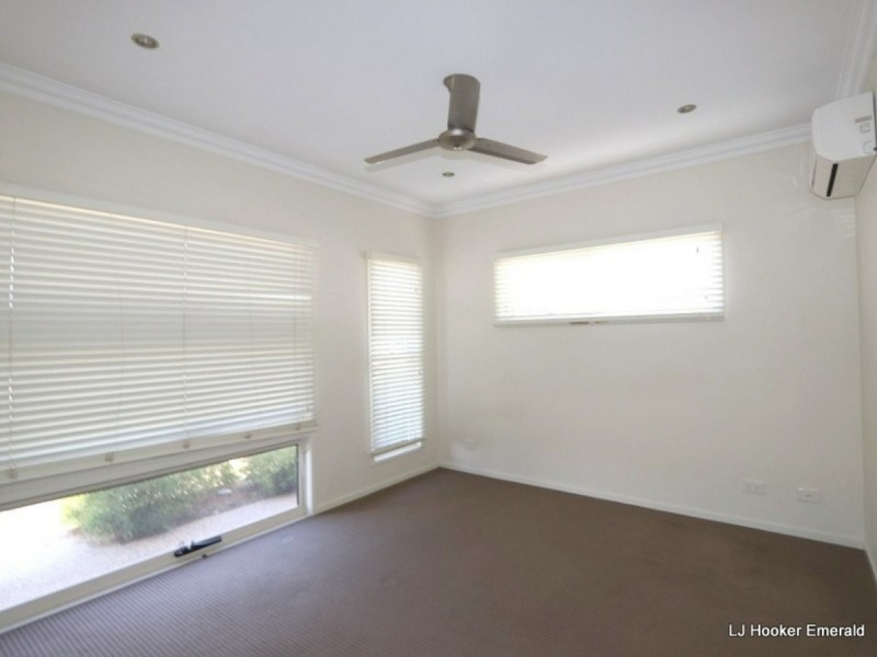 4 Easton Street, Emerald QLD 4720