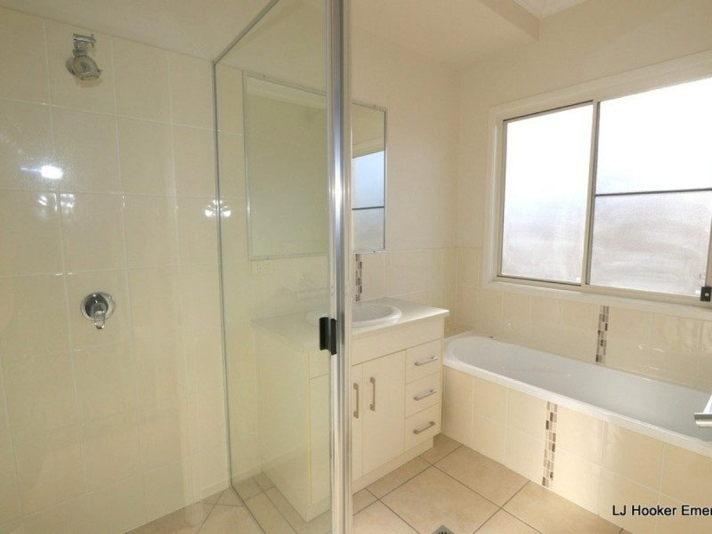 4 Easton Street, Emerald QLD 4720