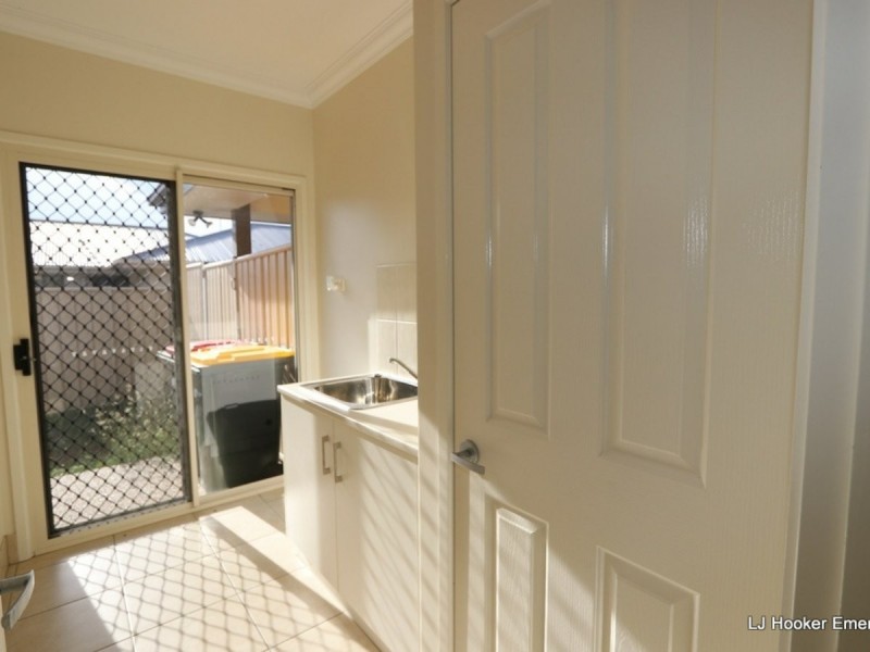 4 Easton Street, Emerald QLD 4720