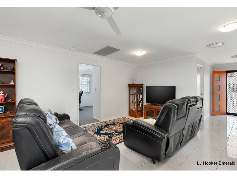 9 Thornton Street, Emerald QLD 4720