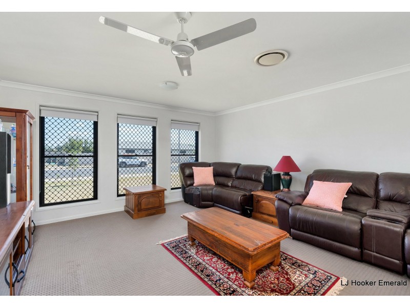 9 Thornton Street, Emerald QLD 4720