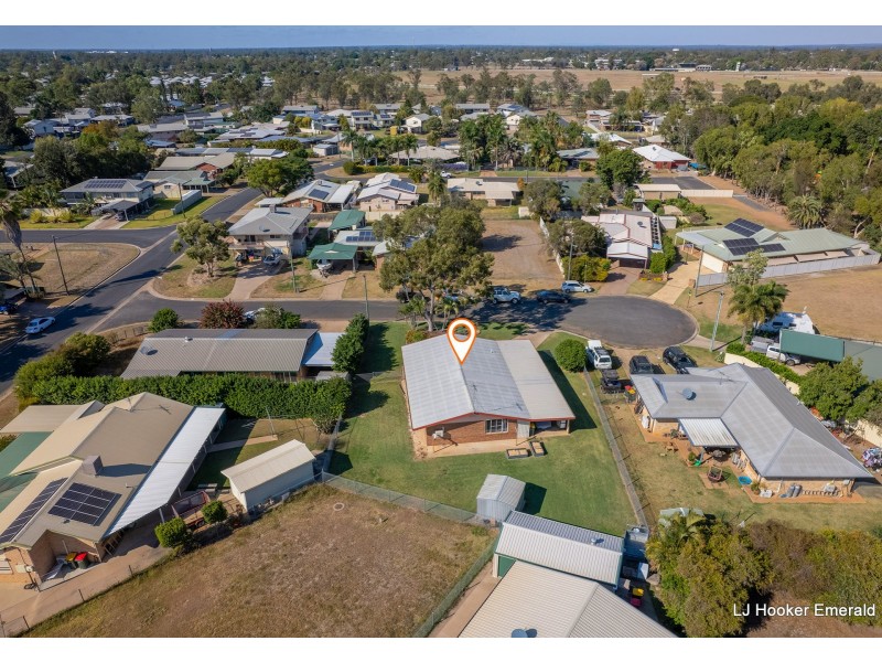4 Skelton Place, Emerald QLD 4720