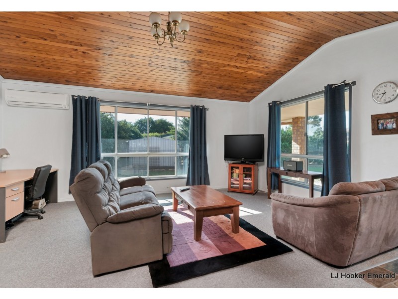 4 Skelton Place, Emerald QLD 4720