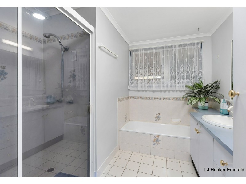 4 Skelton Place, Emerald QLD 4720