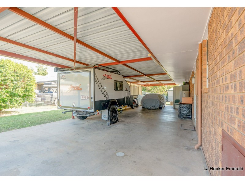 4 Skelton Place, Emerald QLD 4720