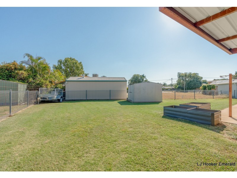 4 Skelton Place, Emerald QLD 4720